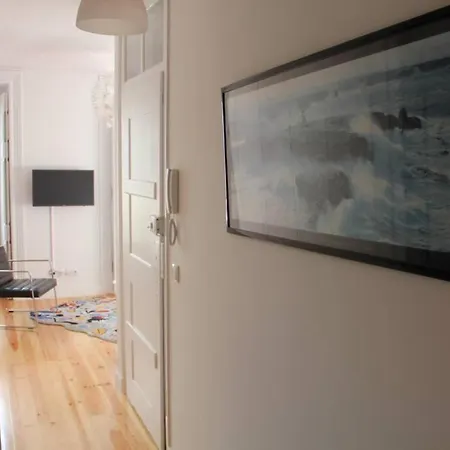 Cascais Centre, Bright 70M2 Apartment T2, Perfect Location Cascais