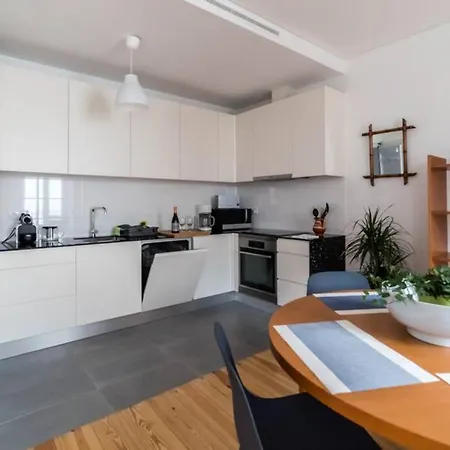Cascais Centre, Bright 70M2 Apartment T2, Perfect Location